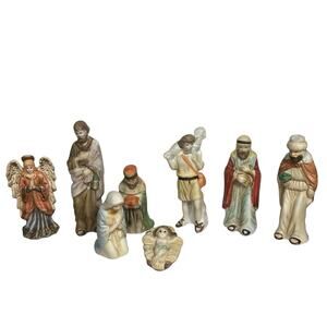 Vintage Nativity Set with Angel 8 Pieces Porcelain Taiwan 3.75"-6.5"